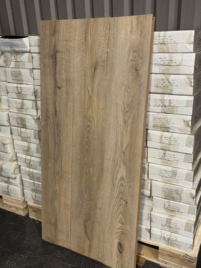 New flooring 8mm laminated ac4 on sale