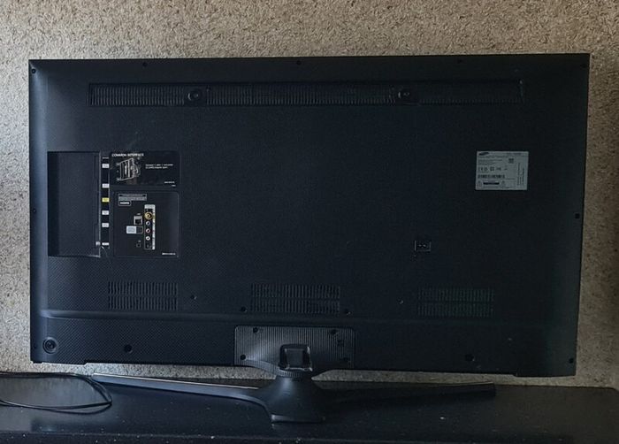 Samsung 48" Full HD Smart TV  Great Condition