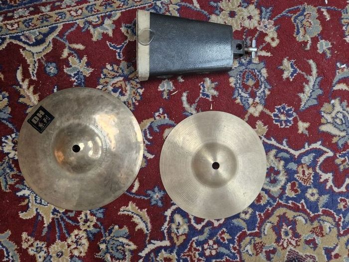 splash cymbals + cow bell