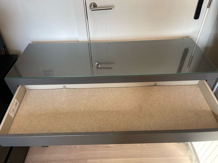 Dressing table