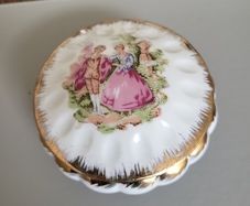 Trinket box porcelain