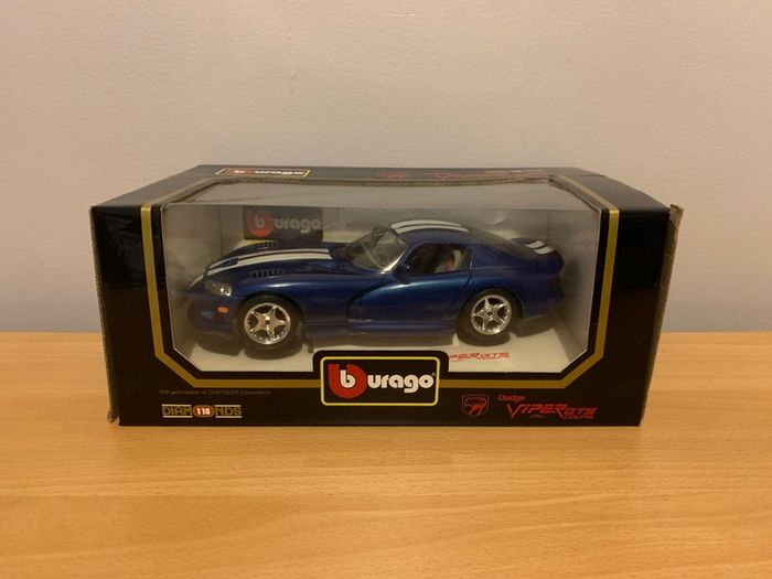 Dodge Viper GTS Coupe 1996 1/18 Burago Model Car