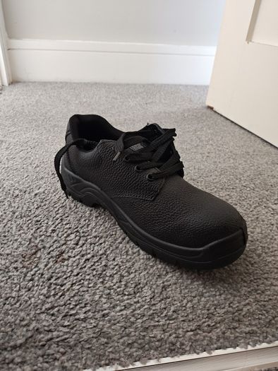 Safety shoes