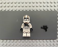 lego Star Wars sw1236 Clone Trooper Gunner (Phase 2) minifigure- Dirt Stains, Nougat Head, Helmet with Holes