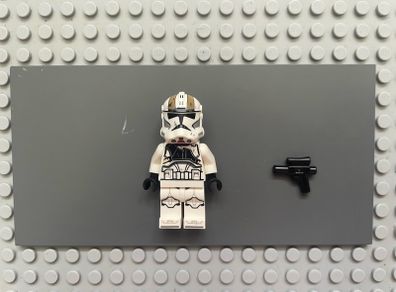 lego Star Wars sw1236 Clone Trooper Gunner (Phase 2) minifigure- Dirt Stains, Nougat Head, Helmet with Holes