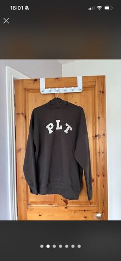Pretty Little thing hoodie. Perfect condition. Brand new. Brown. Size small.