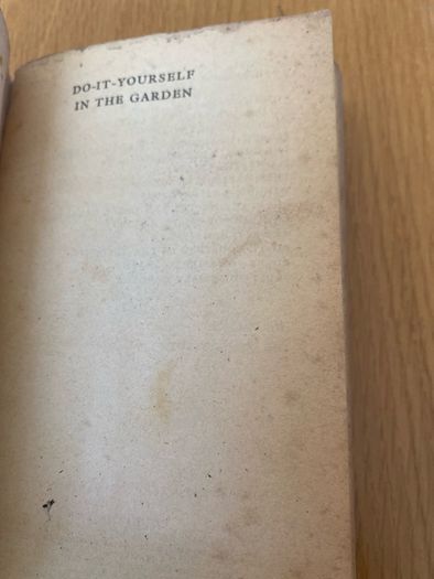 Vintage Book Barry Bucknell Do It Yourself In The Garden