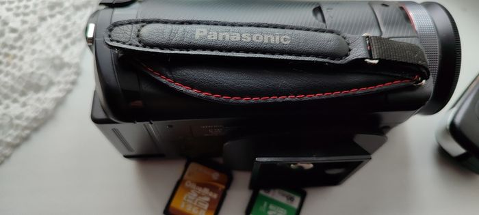 Panasonic HDC-SD900 2x 32GB Internal Memory
