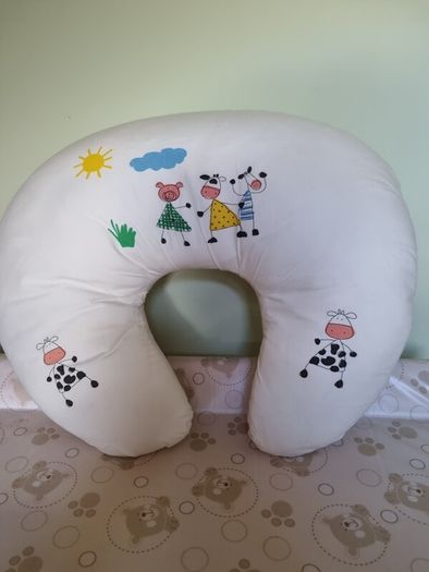Breast feeding pillow.