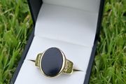 Vintage Heavy 9ct Yellow Gold Gents Black Stone Ring