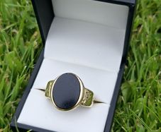 Vintage Heavy 9ct Yellow Gold Gents Black Stone Ring