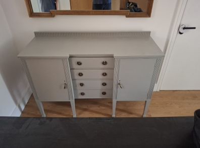 Side board
