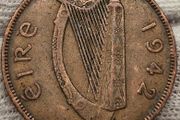 Ireland 1942 1d Penny V Mint Error at Missing Chick