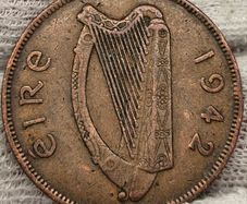 Ireland 1942 1d Penny V Mint Error at Missing Chick