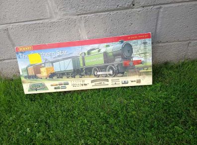 Hornby The Southern Star train set - power supply required