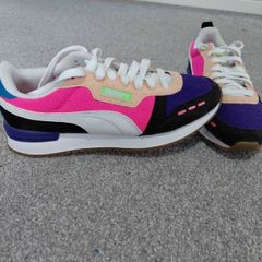 Womens Puma trainers