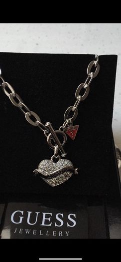 guess necklace & bracelet