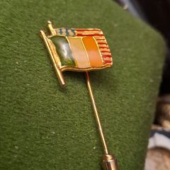 Irish American lapel pin