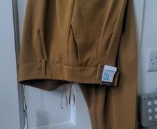 Ladies cropped trousers