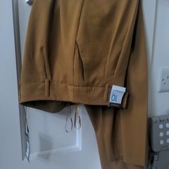 Ladies cropped trousers
