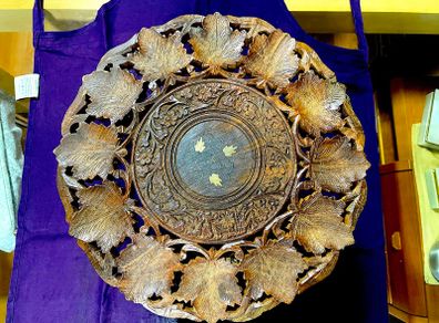 Wood carved folding stool