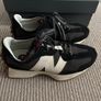 New Balance 327 trainers Image 5