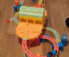 Thomas Train Glowing in The Dark track set PLUS EXTRA TRAINS