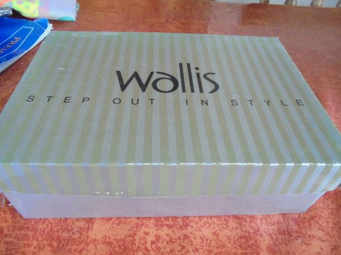 Ladies Wallis Court Shoes for Sale