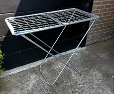 clothes horse