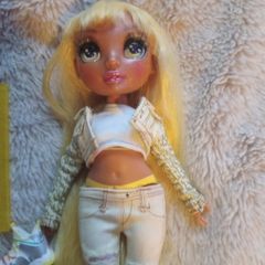 sunny maddison series 1 rainbow high doll
