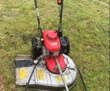 HONDA UM616 self drive Lawnmower/weed cutter - UM616