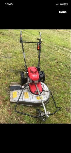 HONDA Lawnmower/weed cutter - UM616