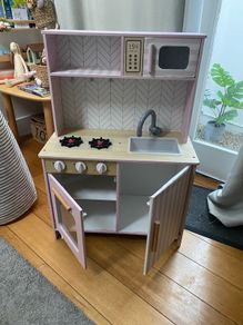 kids play kitchen