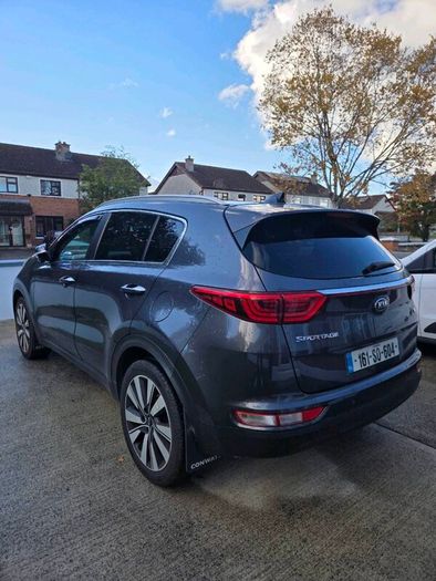 Kia sportage. Platinum. Huge Spec