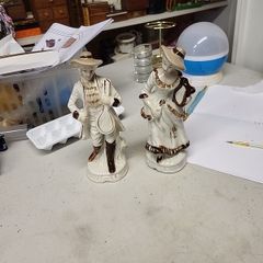Figurines