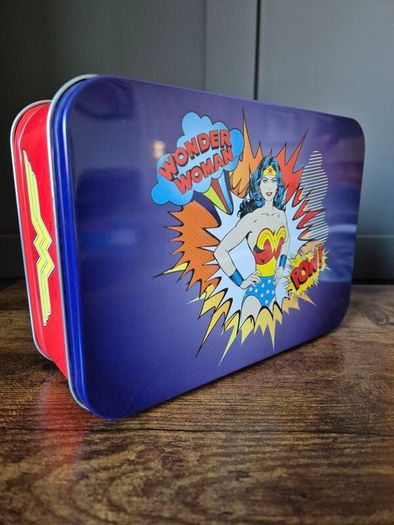 Woman Woman Tin Set