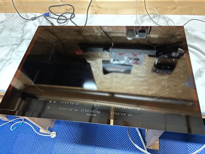 Electrolux Induction Hob - Black Glass EIT815