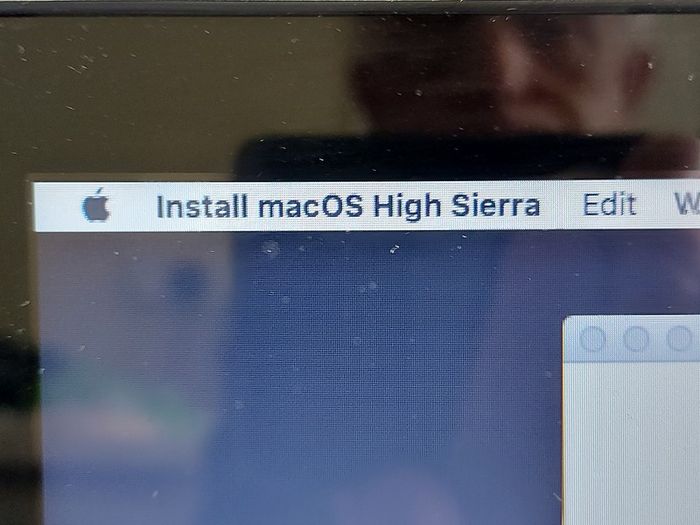 Apple MacBook Pro, 13 inch, Mid 2010, 4GB Ram, 500GB HDD, Ready for reinstalling High Sierra, excellent Battery and very good cosmetic condition
