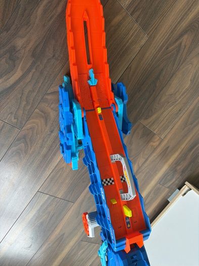 Hot Wheels City Ultimate T-Rex Transporter