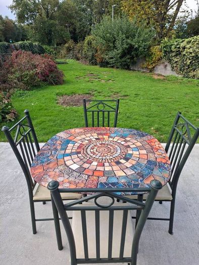 table and 4 chairs