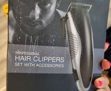 Hair clippers with accessories