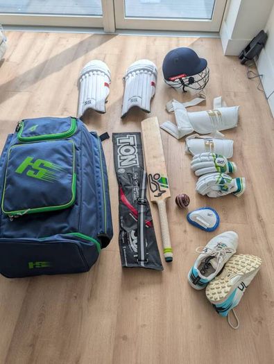 Cricket bat and full kit