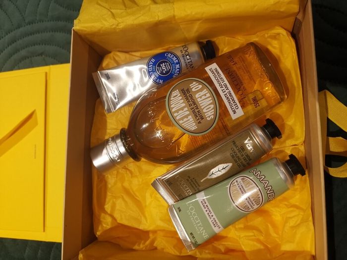 L'occitane shower gel 250ml and hand creams
