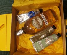 L'occitane shower gel 250ml and hand creams