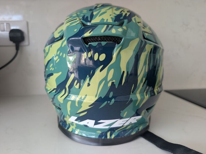 Nearly New Youths MTB full face helmet