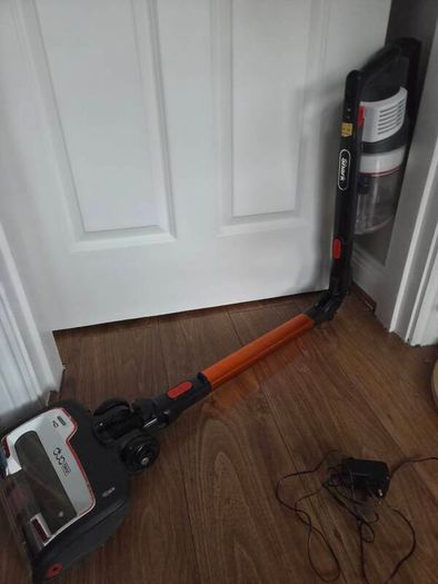 Shark Cordless vacuum cleaner