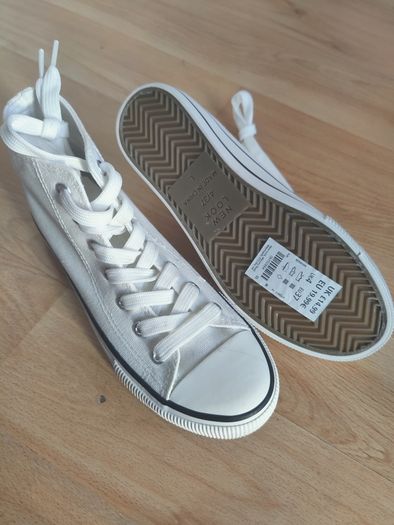 Canvas Boots, Converse Style