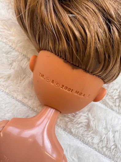 Bratz Doll Funk Out Fianna Original 1st Release The head creaks when it moves Used Please see photos