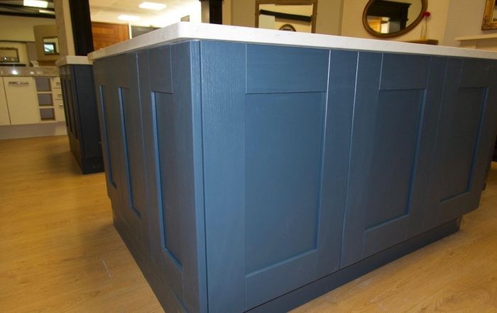 Kitchen worktops, kitchen islands and kitchen cabinets
