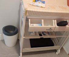 BabyLo changing table and baby bath